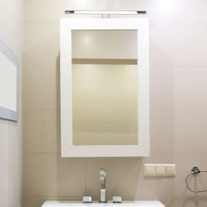 Iluminación LED para espejos LED/9W/230V 3000K 50cm cromo brillante
