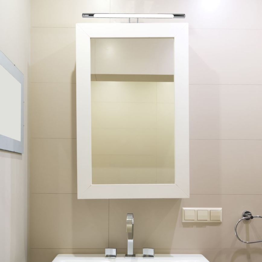 Iluminación LED para espejos LED/9W/230V 3000K 50cm cromo brillante