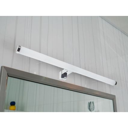Iluminación para espejo de baño LED/12W/230V 59,5 cm IP44 cromo brillante