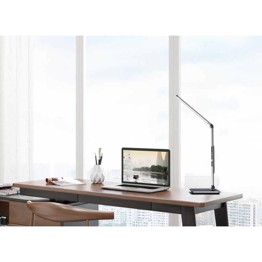 Lámpara de escritorio LED regulable LED/8,5W/230V con carga inalámbrica, plateada