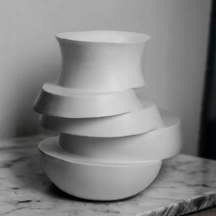 Jarrón 38x33x36 cm resina/blanco