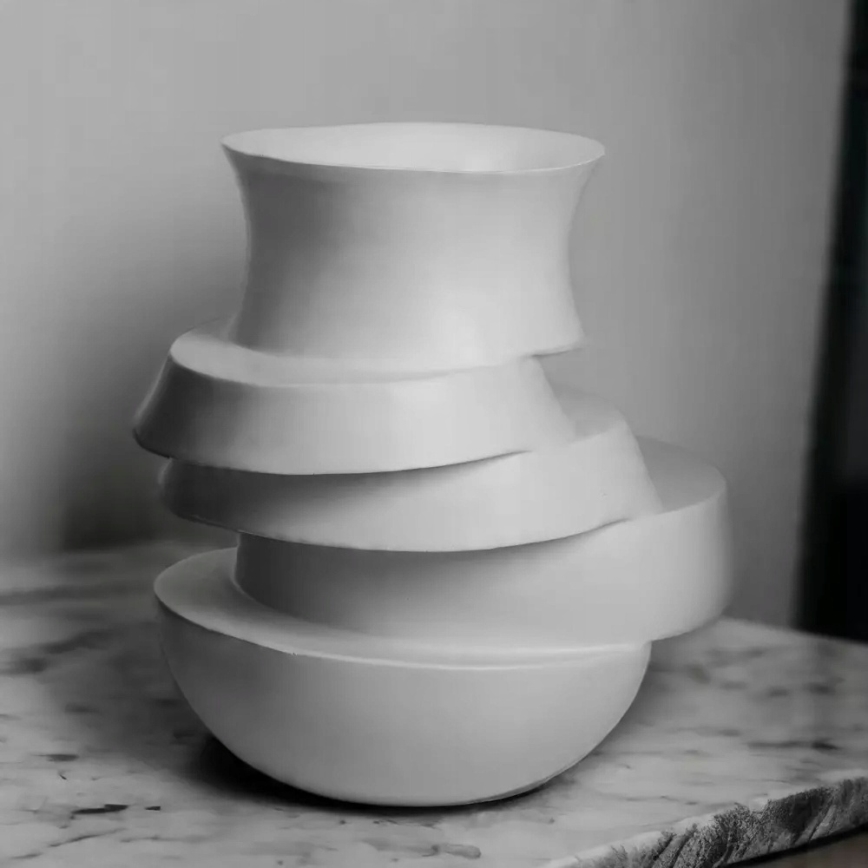 Jarrón 38x33x36 cm resina/blanco