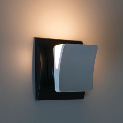 Kanlux 37393 - Lámpara LED de orientación con sensor crepuscular con enchufe HOFI LED/0,28W/230V blanco