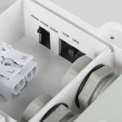 Plafón LED de exterior BENO LED/12/18W/230V 3000/3500/4000K IP65 blanco cuadrado