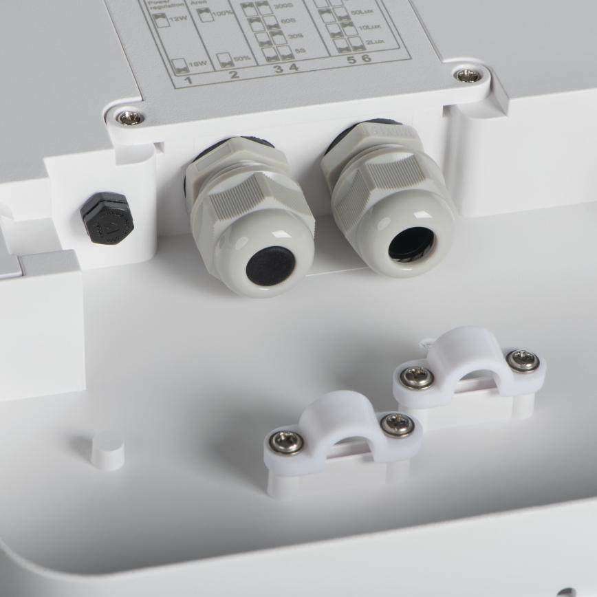 Plafón LED de exterior con sensor de movimiento BENO LED/24/30W/230V 3000/3500/4000K IP65 blanco redondeado
