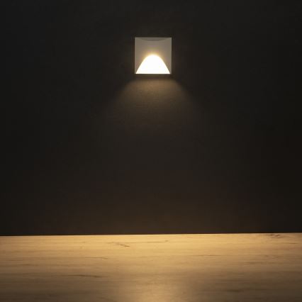 Luminaria LED para escalera EXIN LED/2,5W/230V 3000K IP65 blanco cuadrada