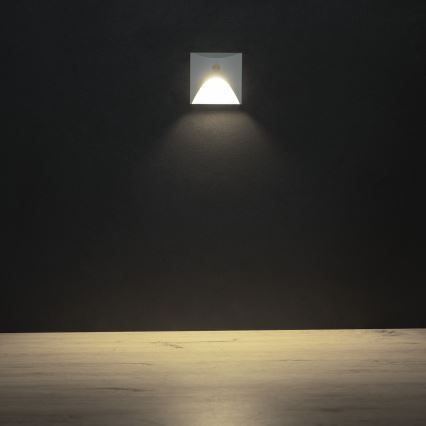 Luminaria LED para escalera EXIN con sensor de movimiento y crepuscular LED/2,5W/230V 4000K IP65 blanca cuadrada