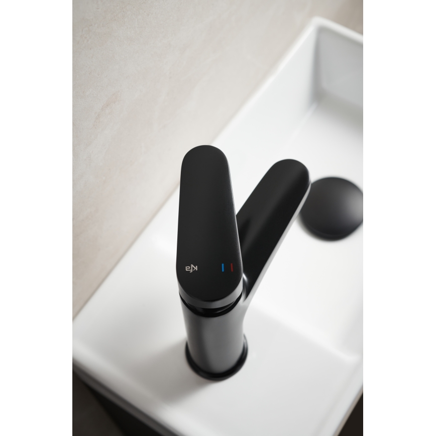 KFA Armatura 5552-815-81 - Grifo para lavabo + desagüe con rebosadero OTAVA 15 cm negro mate