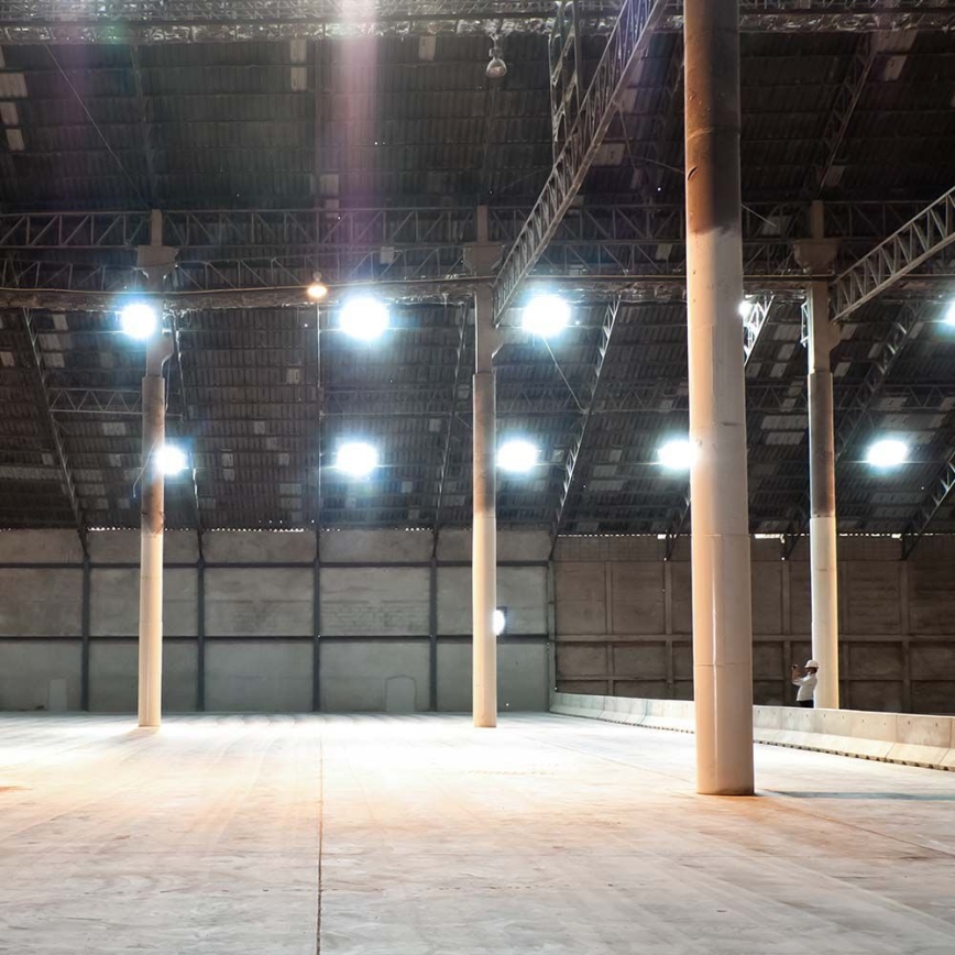 Lámpara de alta resistencia LED High Bay LED/150W/230V IP65 4000K