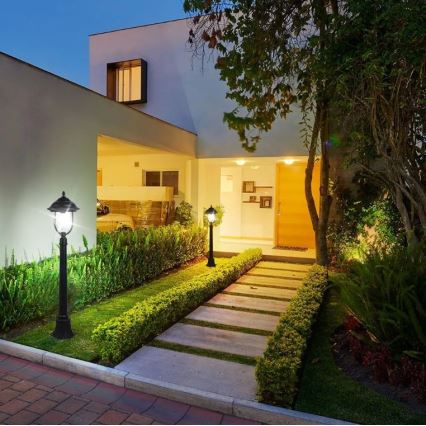 Lámpara de exterior 1xE27/60W/230V 111 cm IP44