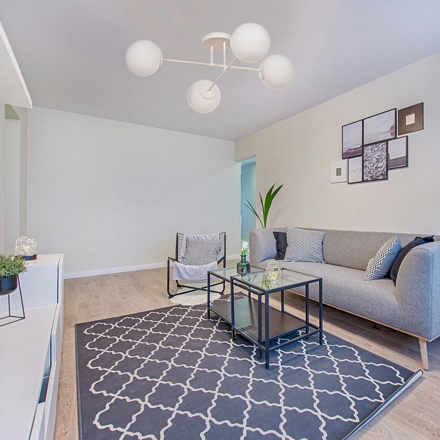 Lámpara de techo de montaje en superficie MOON 4xE27/15W/230V crema