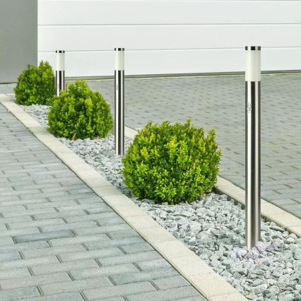 Lámpara exterior con sensor 1xE27/60W/230V IP44 110cm cromo mate