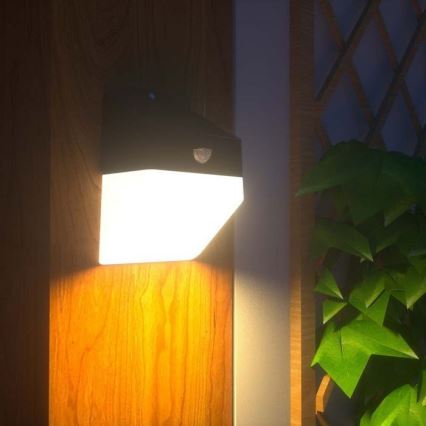 Lámpara de pared solar LED con sensor LED/2W/3,7V 4000K IP65 1200 mAh
