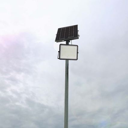 LED Proyector solar de exterior LED/200W/3,2V 4000K negro IP65 16000 mAh + control remoto