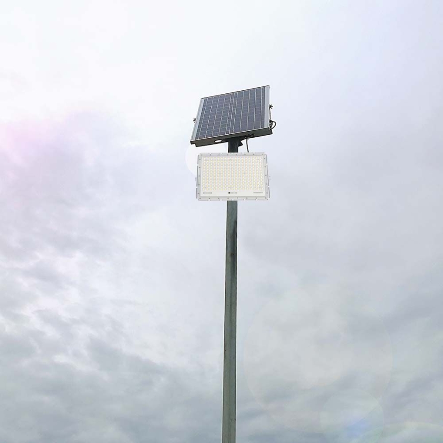 LED Proyector solar de exterior LED/30W/3,2V 4000K blanco+ IP65 + control remoto