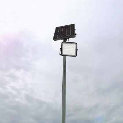 LED Proyector solar de exterior LED/6W/3,2V IP65 6400K 5000 mAh negro + control remoto