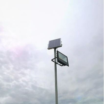 Proyector solar LED regulable LED/16W/3,2V 4000K IP65 10000 mAh + mando a distancia
