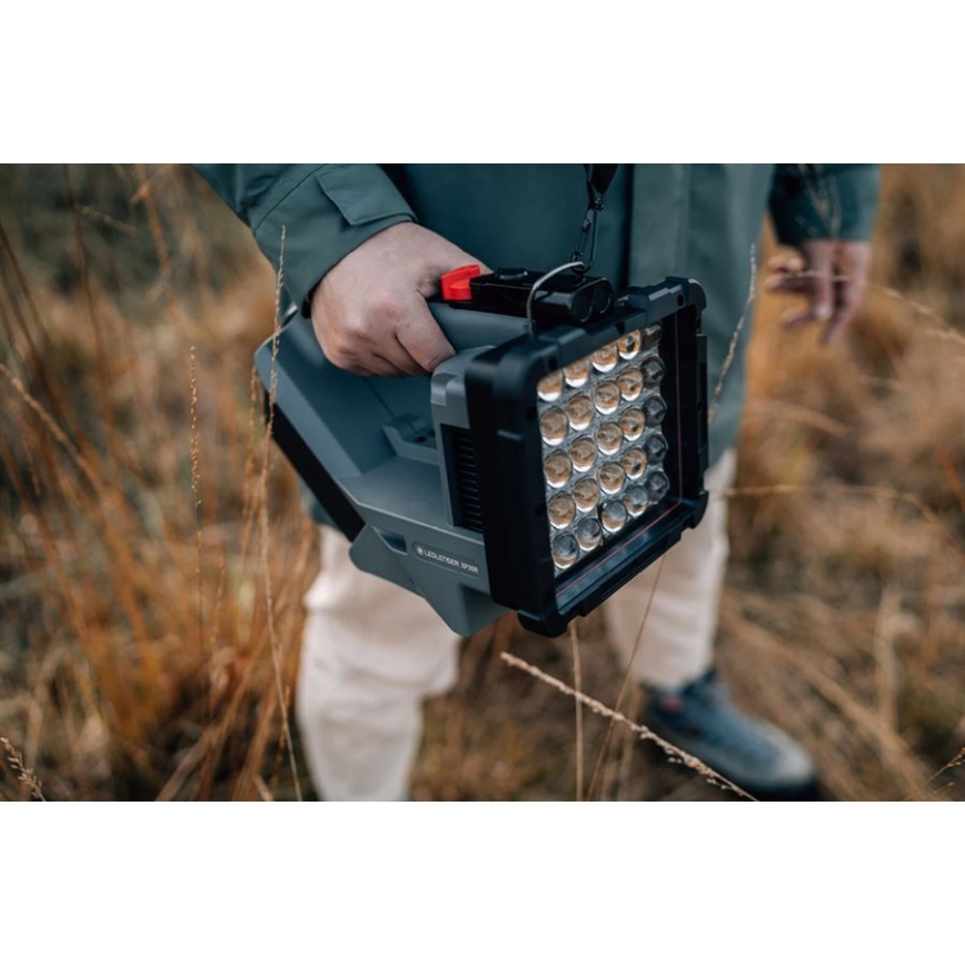 Ledlenser XP30R - linterna recargable LED regulable LED/5000 mAh IP54 32000 lm 16 h gris