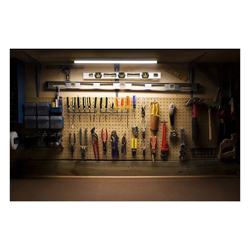 Ledvance - Luminaria LED para debajo de muebles con sensor BATTEN LED/8W/230V 60 cm