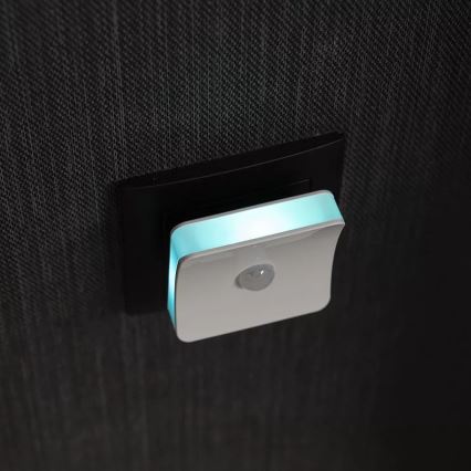 Ledvance - Lámpara orientativa LED RGB para enchufe con sensor LUNETTA LED/0,3W/230V