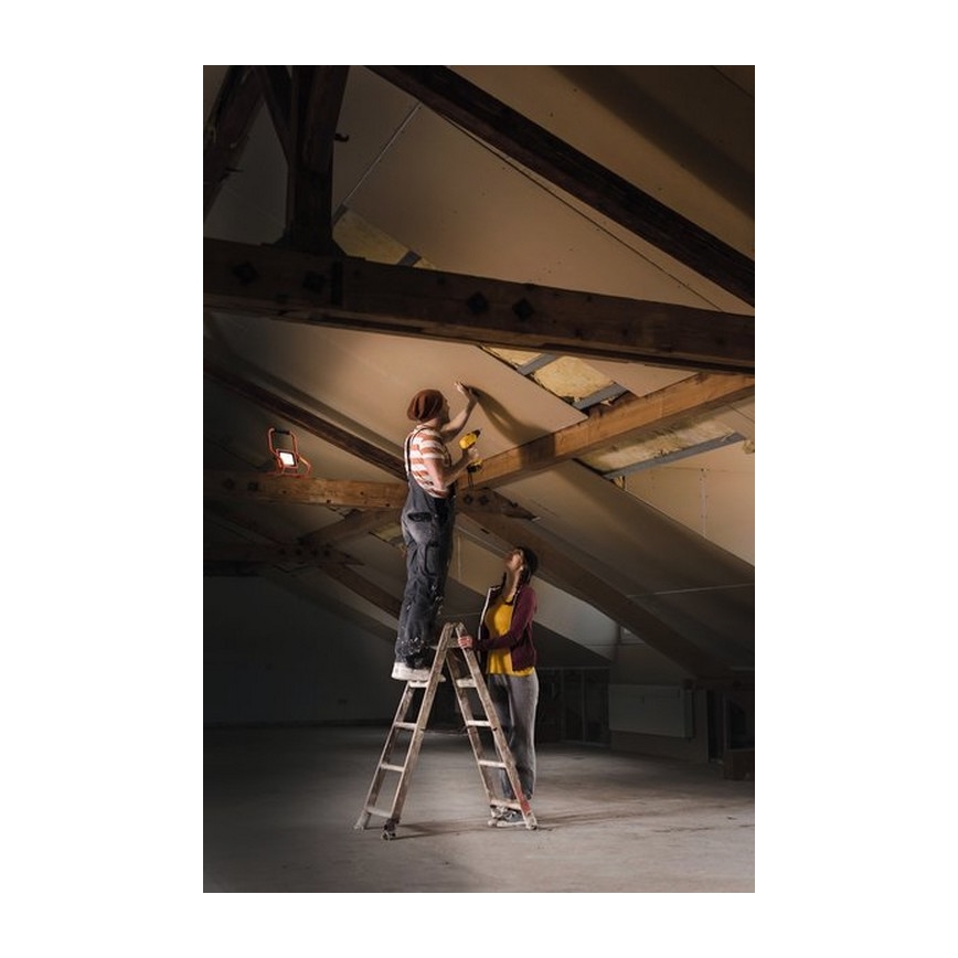 Ledvance - Proyector LED R-STAND LED/20W/5V 2200 mAh IP44