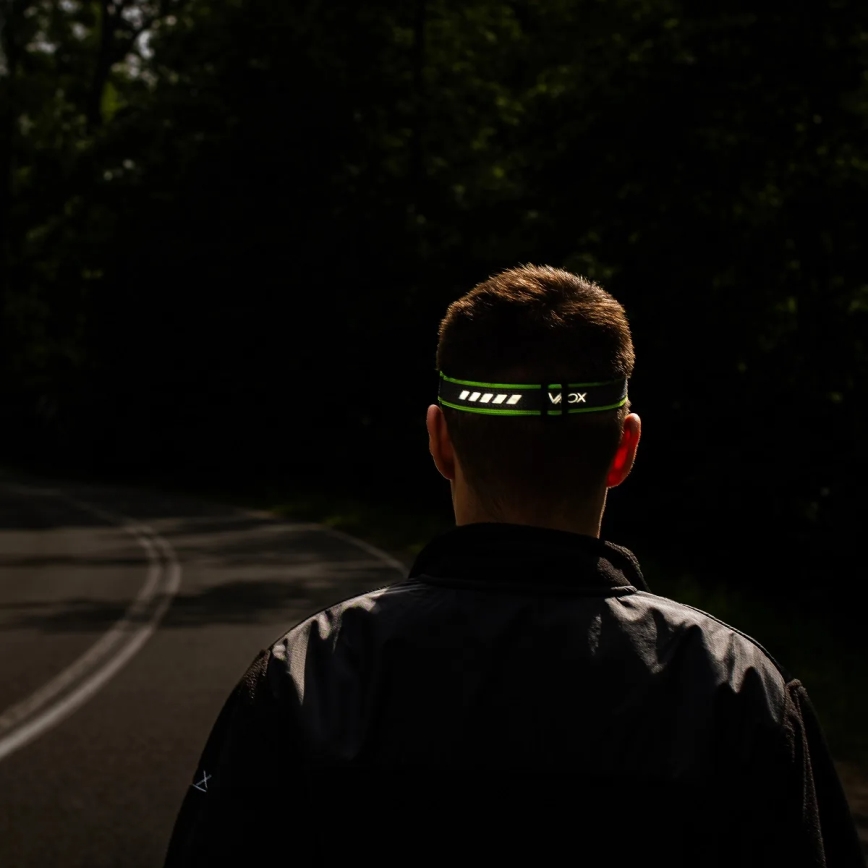 Linterna frontal LED recargable y regulable LED/10W/5V/3xAAA IP66 800 lm 1000 mAh