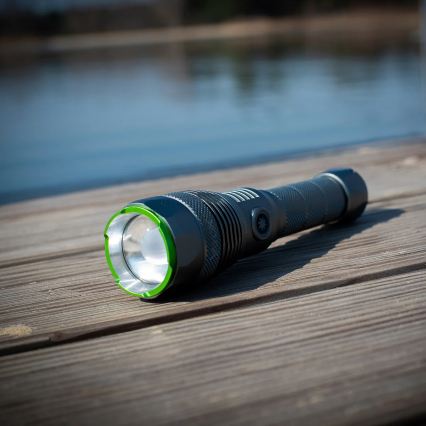 Linterna recargable LED atenuable con función de powerbank LED/30W/5V IPX7 3000 lm 4000 mAh