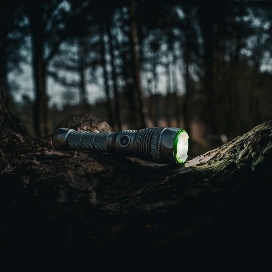 Linterna recargable LED atenuable con función de powerbank LED/30W/5V IPX7 3000 lm 4000 mAh