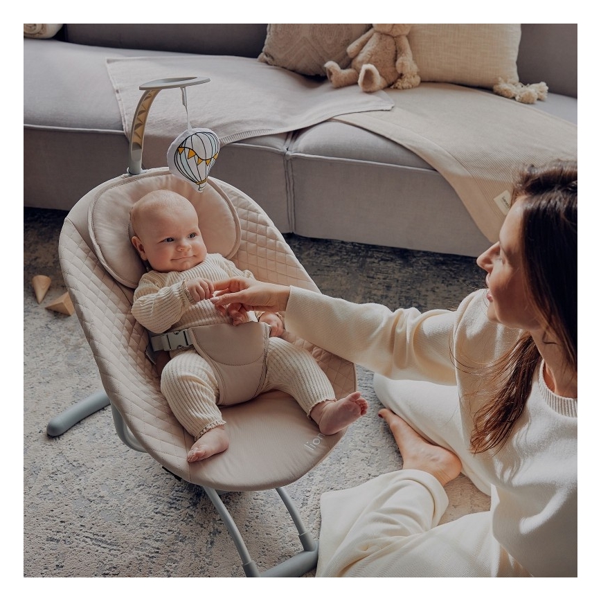 Lionelo - Mecedora musical para bebés RIO 4xC Beige Latte + control remoto