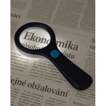 Lupa con aumento 3× e iluminación LED (3 W), alimentada por 2× pilas AAA, IP22