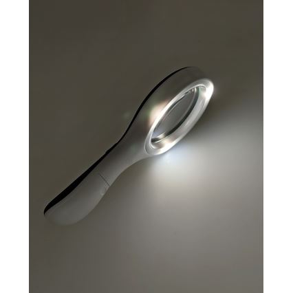 Lupa con aumento 3× e iluminación LED (3 W), alimentada por 2× pilas AAA, IP22