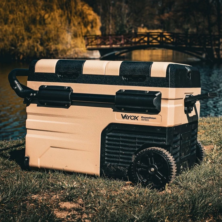Nevera de viaje con pantalla LCD 39 l 230V/12V/24V marrón