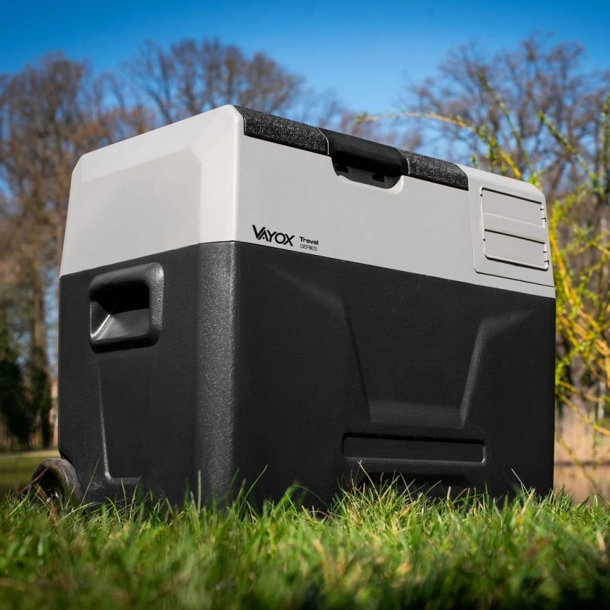 Nevera de viaje con pantalla LCD 40 l 230V/12V/24V negro
