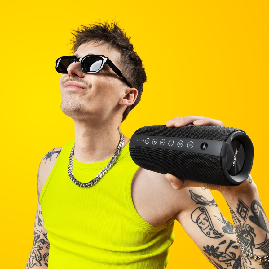 Niceboy Titan 4 - Altavoz inalámbrico LED con micrófono y función de power bank 50W/4000 mAh IPX7 negro