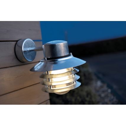 Nordlux - Aplique de pared exterior VEJERS 1xE27/60W/230V IP54 plateado