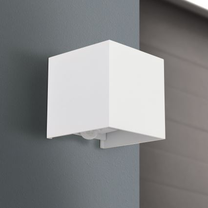 Aplique de pared LED para exterior con sensor de movimiento y crepuscular CUBE-S LED/13W/230V IP54 blanco