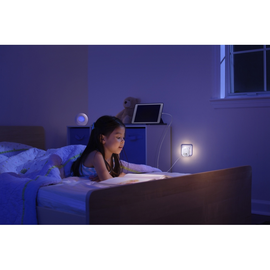 Osram - Luz nocturna LED para enchufe con sensor y USB LUNETTA LED/12,5W/230V blanca