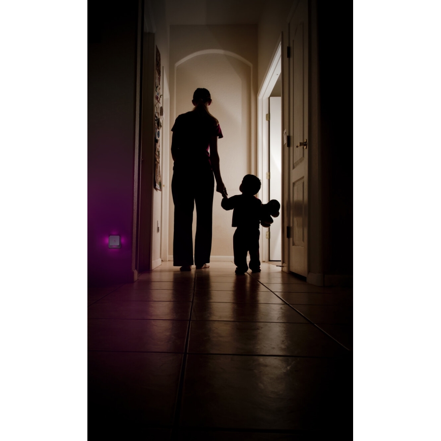 Osram - Lámpara orientadora LED RGB para enchufe con sensor LUNETTA LED/0,3W/230V