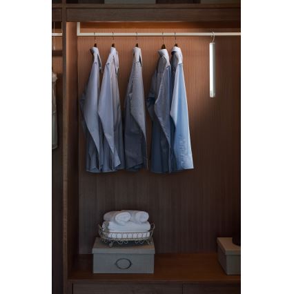 Osram - Luminaria orientativa colgante LED con sensor de movimiento MOBILE LED/2,35W/5V 1000 mAh blanca