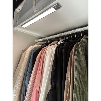 Osram - Luz LED bajo mueble con sensor de movimiento y crepúsculo LINEAR LED/4W/3,7V 1500 mAh 3000/4000/6500K 60 cm gris