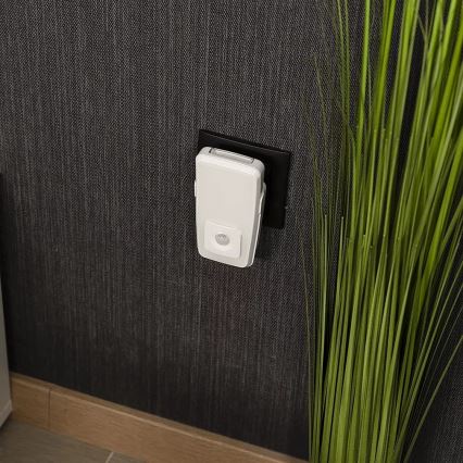 Osram - Luz nocturna LED de enchufe con sensor LUNETTA LED/2W/230V