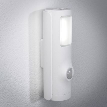 Osram - Lámpara orientativa LED con sensor de movimiento y de crepúsculo NIGHTLUX LED/0,35W/3xAAA IP54 blanca