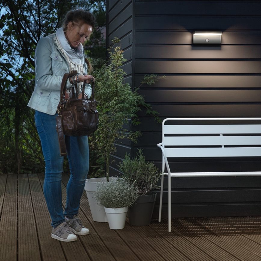 Philips 16484/93/P0 - Aplique LED exterior con sensor BUSTAN 2xLED/4,5W
