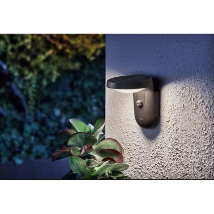 Philips - Lámpara solar de pared LED con sensor de movimiento y crepúsculo LED/1,2W/4V 1800 mAh 4000K IP44
