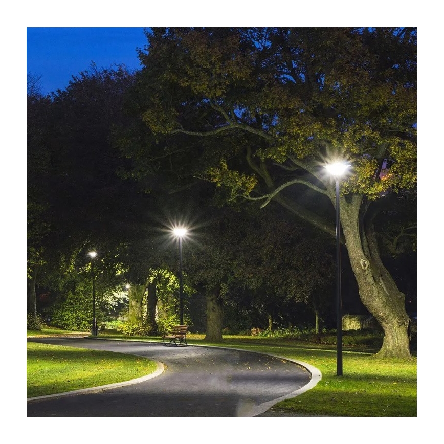 Poste metálico con soporte para lámpara solar 3 m