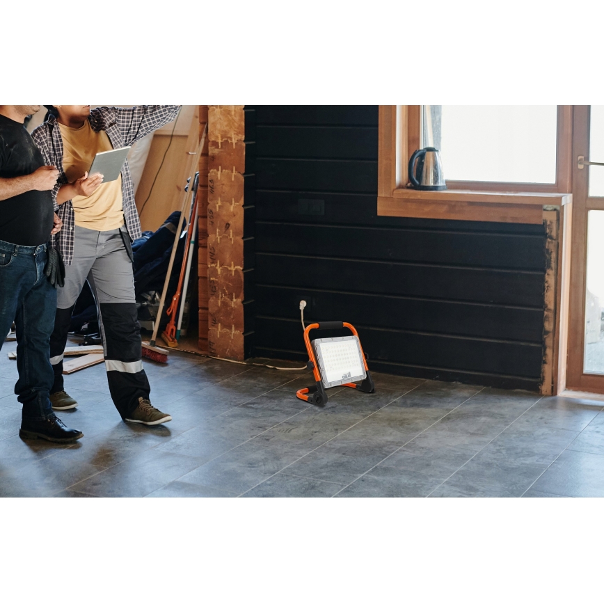 Proyector LED con soporte LED/100W/230V 4500K IP65 color naranja