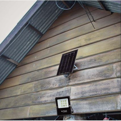Proyector solar LED de exterior LED/6W/3,2V 6400K IP65 + mando a distancia