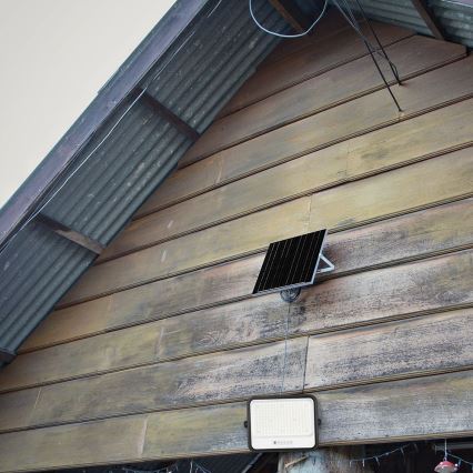 Reflector solar LED regulable LED/400W/3,2V 2000-8000K IP65 20000 mAh negro + mando a distancia