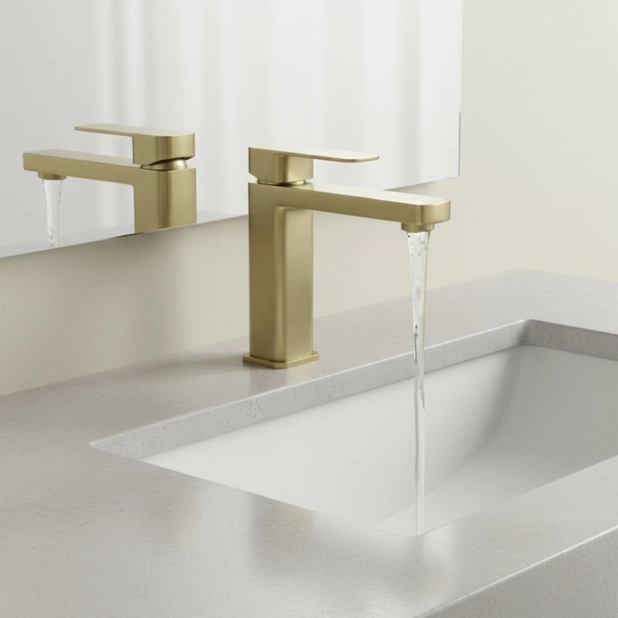 REA-B0976 - Grifo de lavabo ARLO 17 cm, acabado en oro cepillado