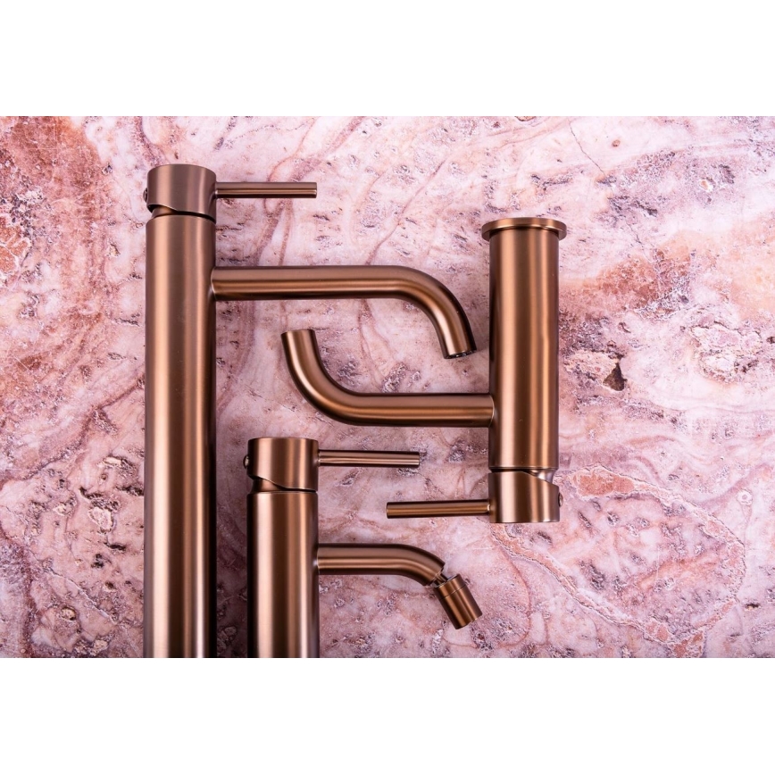 REA-B1112 - Grifo de lavabo LUNGO 16,5 cm en cobre cepillado